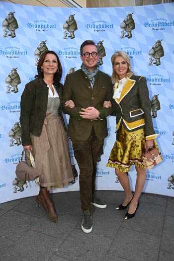 Angie Schmuck, Antin Halbmayr, Tanja Ehrmann beim 12. &bdquo;Tegernseer Starkbierfest&ldquo; im &bdquo;Br&auml;ust&uuml;berl Tegernsee&ldquo; am 22. M&auml;rz 2023 (&copy;Foto: Foto Datzer) 